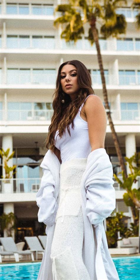 Posted May 6, 2020 by Durka Durka Mohammed in Kira Kosarin. Nickelodeon star Kira Kosarin flaunts her plump round ass cheeks in a thong bikini and perky pushed-up titties in a black top while going stir-crazy in quarantine in the photos above and below. They say that there is such a thing as “quarantine fatigue”, and us righteous Muslims ...